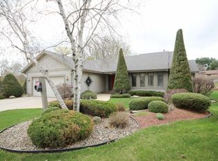 1405 Club Cir, Middleton, WI 53562