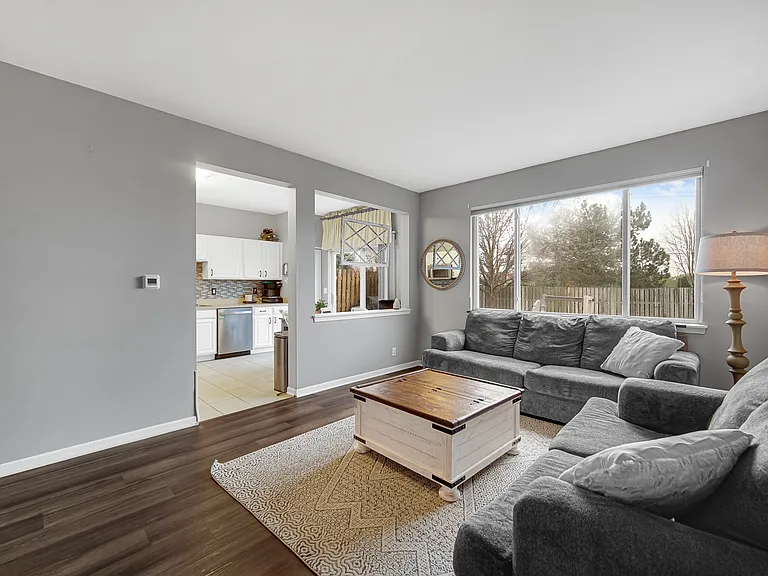 1882 N Wentworth Cir — Photo 10