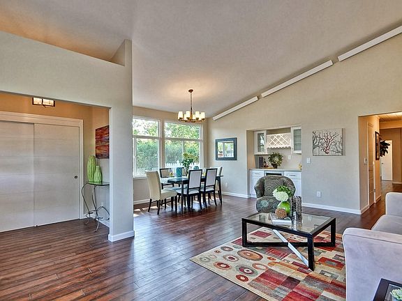 2nd image of 698 Wildwood Ln