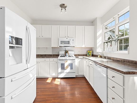2nd image of 1836 Courtwright Dr