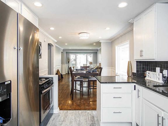4th image of 9543 S Woodlawn Ave