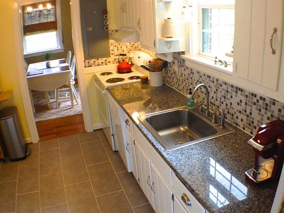 3rd image of 11336 Cedar Ln