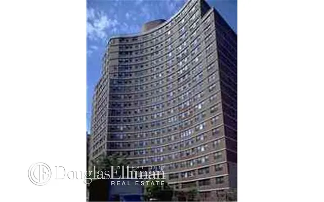 Sold by Douglas Elliman | media 22