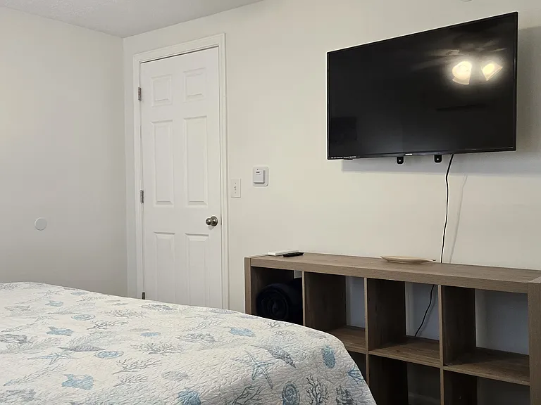 72 E Grand Ave #100 — Photo 31