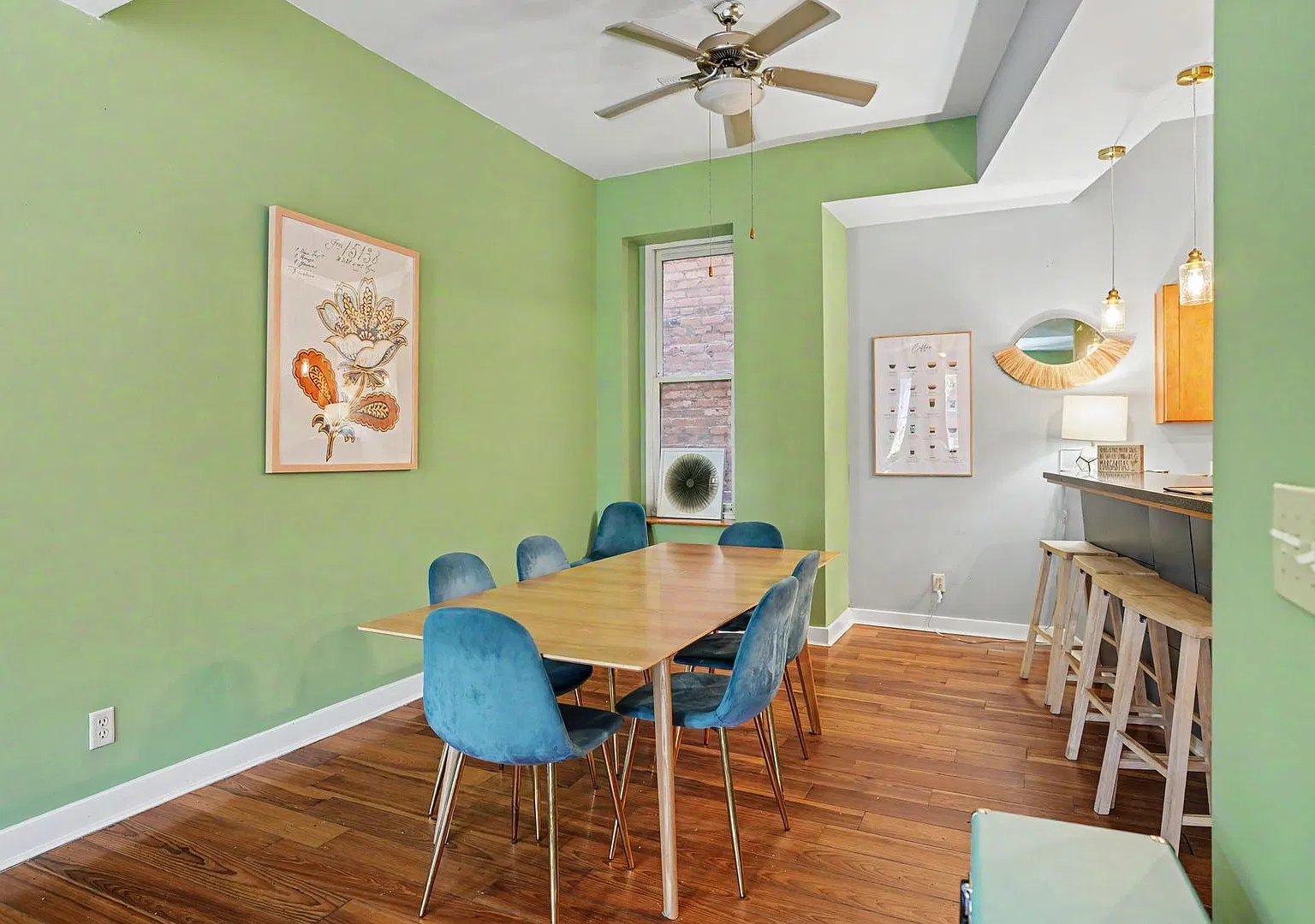 3 Bed | 2.5 Bath | Downtown Loft Condo | Parking Included — Photo 1