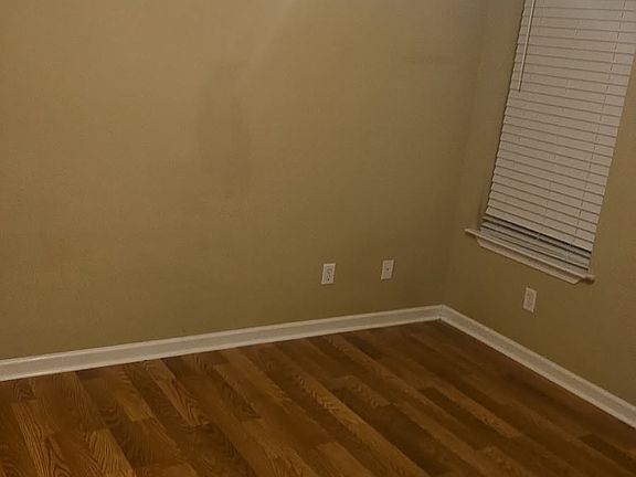 5th image of 318 Laurel Woods Dr