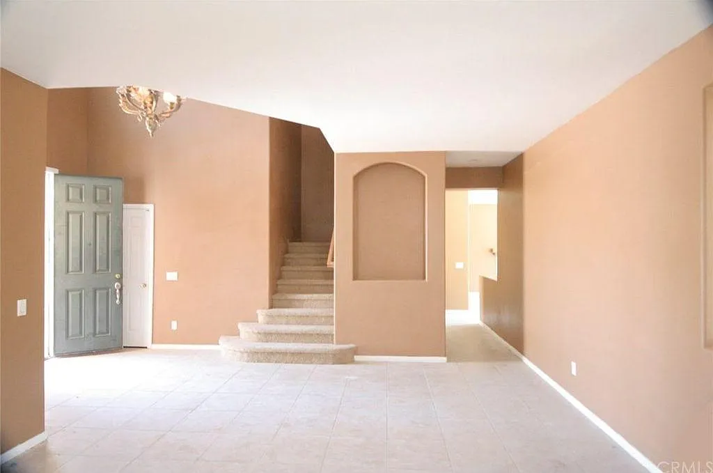 27181 Arla St — Photo 3