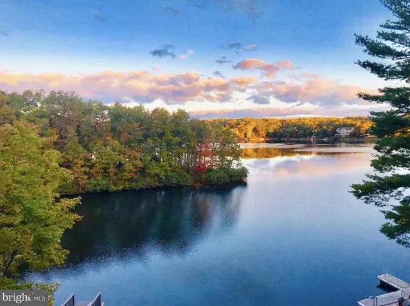 226 Pine Crest Ct, Cross Junction, VA 22625