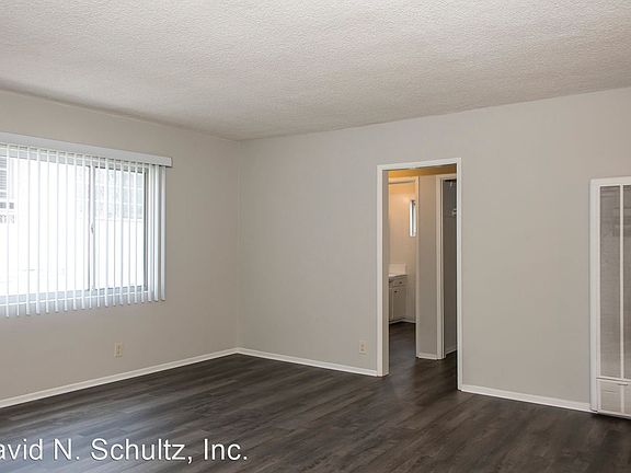 2nd image of 1326 N Columbus Ave #8