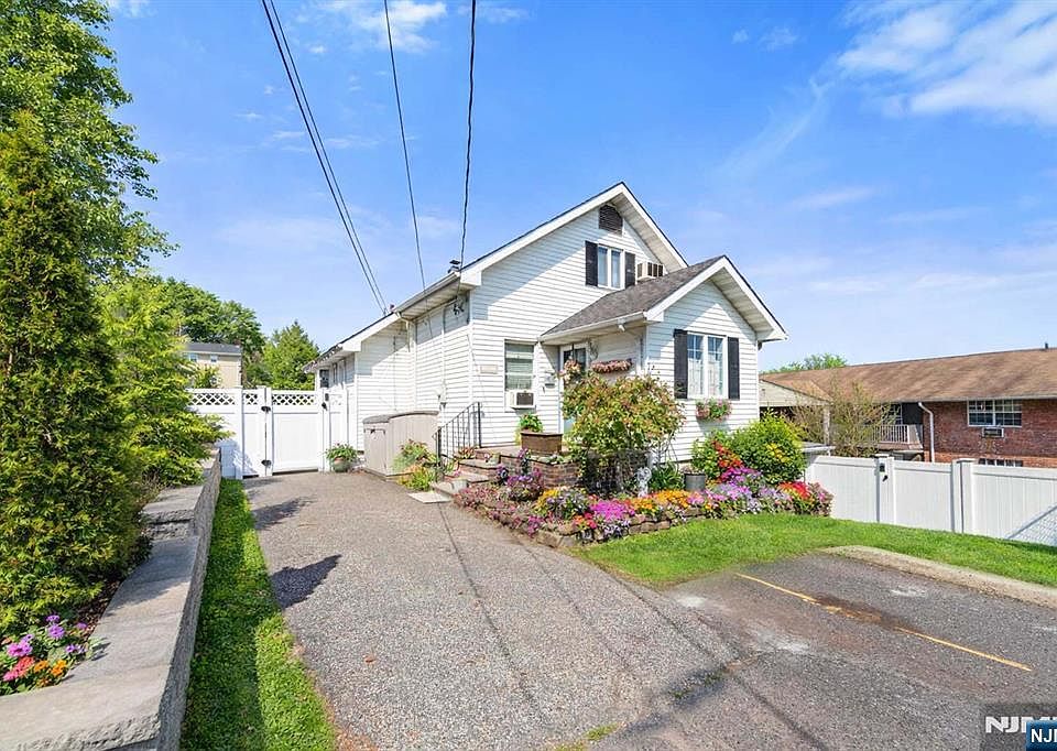 1st image of 70 Overlook Ave