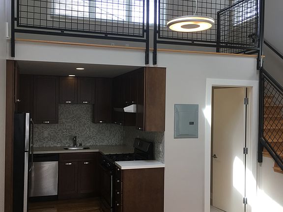 3rd image of 493 Haight St #310