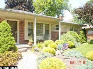 2030 Boxford Rd, Trenton, MI 48183