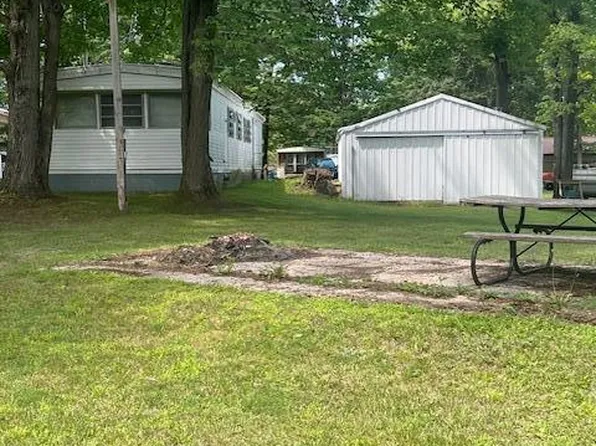 5399 Birch Island Dr, Barryton, MI 49305