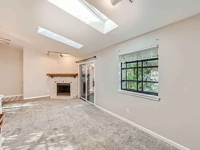 691 Canyon Dr — Photo 12