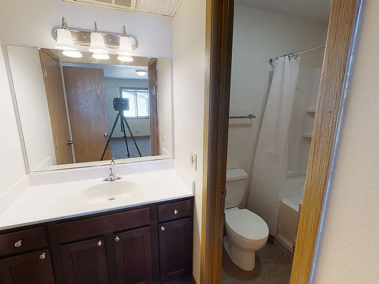 137 N Hyland Ave — Photo 4