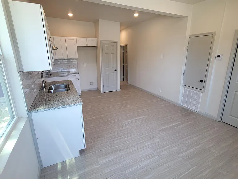 647 Hammond Ave #101 — Photo 8