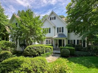 9 Merlins Ln, Newtown, CT 06470
