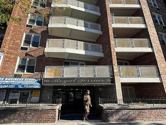 5th image of 2020 Grand Concourse #32