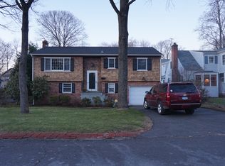 7 Ridgewood Rd, Norwalk, CT 06853
