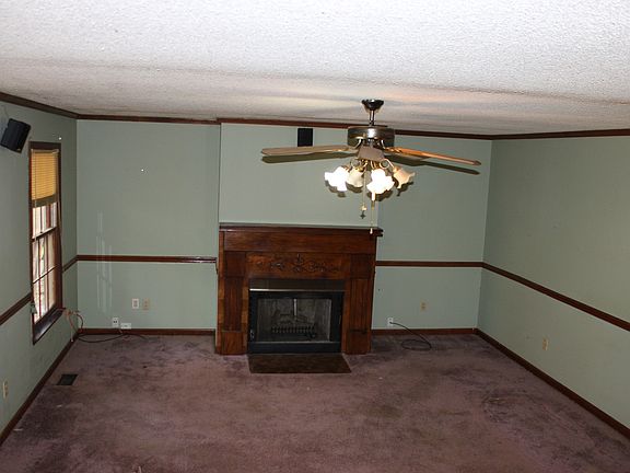 5th image of 3168 Holiday Dr