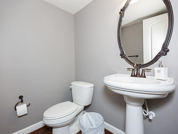 5th image of 428 Grand St