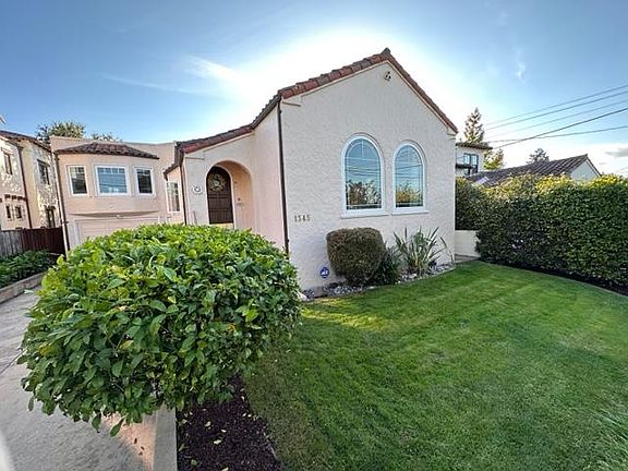 2nd image of 1345 Paloma Ave