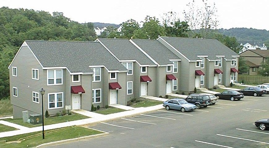 2nd image of 1468 Devon Ln