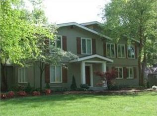 3401 Tomahawk Rd, Mission Hills, KS 66208