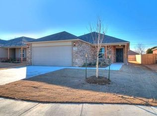 9805 Glover River Dr, Yukon, OK 73099