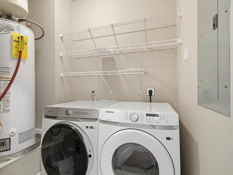 407 S Elgin Ct — Photo 24