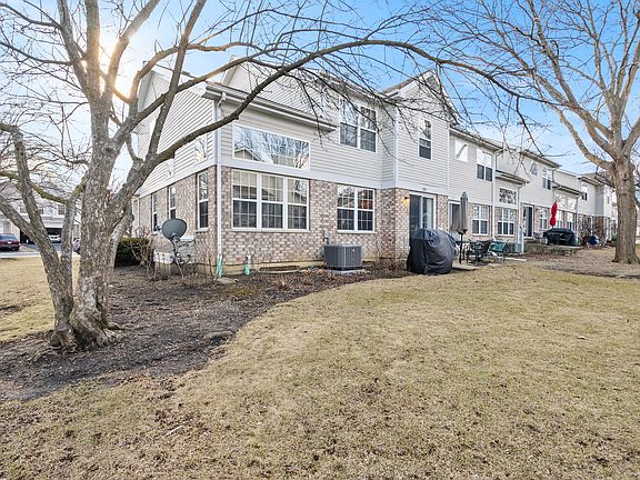 3rd image of 1560 Tuppeny Ct