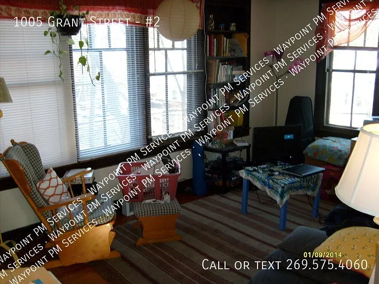 1005 Grant St #2 — Photo 4