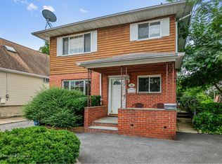 81 Firwood Rd, Port Washington, NY 11050