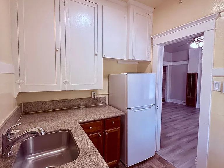 406 Linden Ave — Photo 5