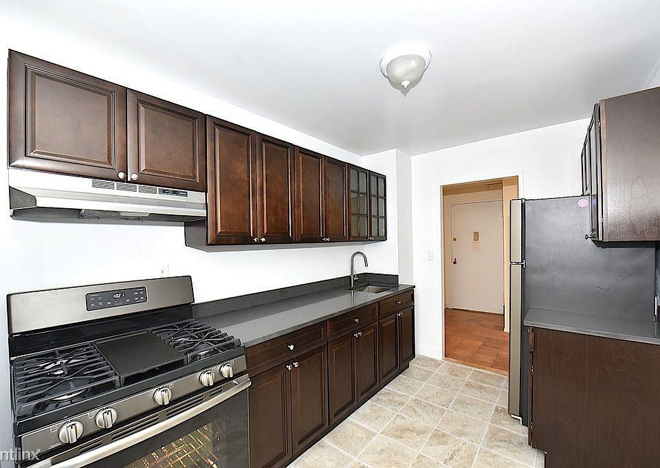 1st image of 253 S Lexington Ave