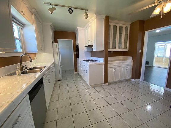 3rd image of 11511 Fidel Ave