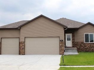 9341 Colby St, Lincoln, NE 68505