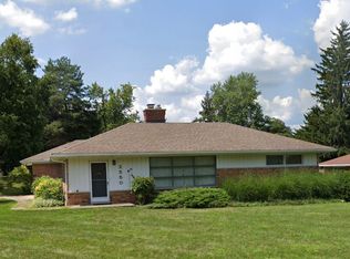 2550 W Hickory Grove Rd, Bloomfield Hills, MI 48302