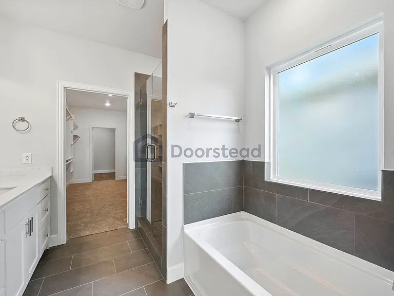 652 Parkside Dr — Photo 33