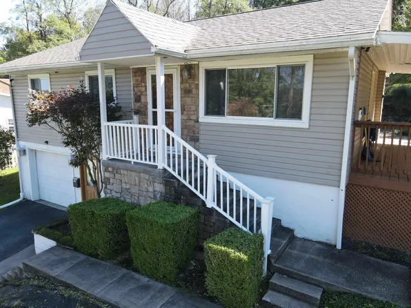 424 Palatine Ave, Fairmont, WV 26554