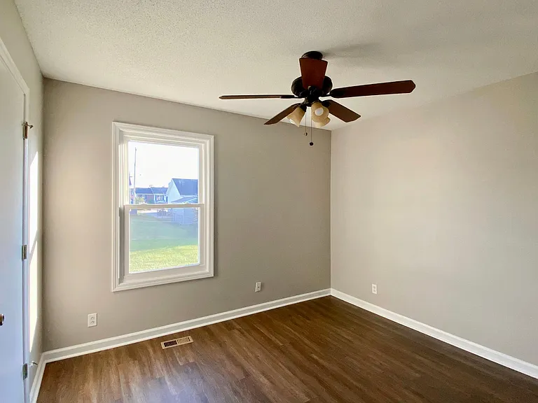 1046 Bobcat Dr — Photo 13