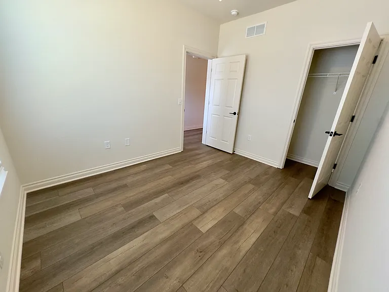 1161 Shadow Ln — Photo 9
