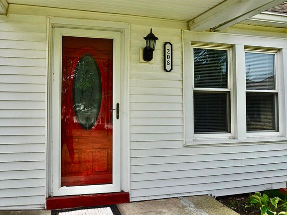 5th image of 208 E Fairview Ave