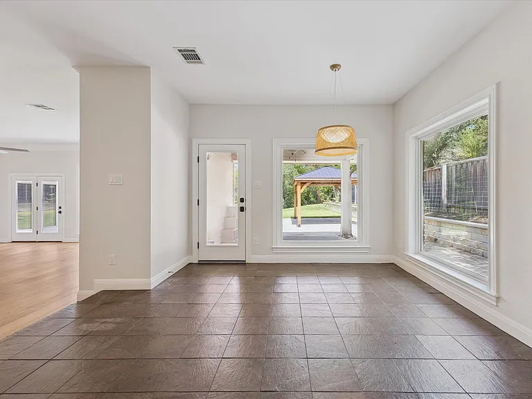 5908 Down Valley Ct — Photo 15