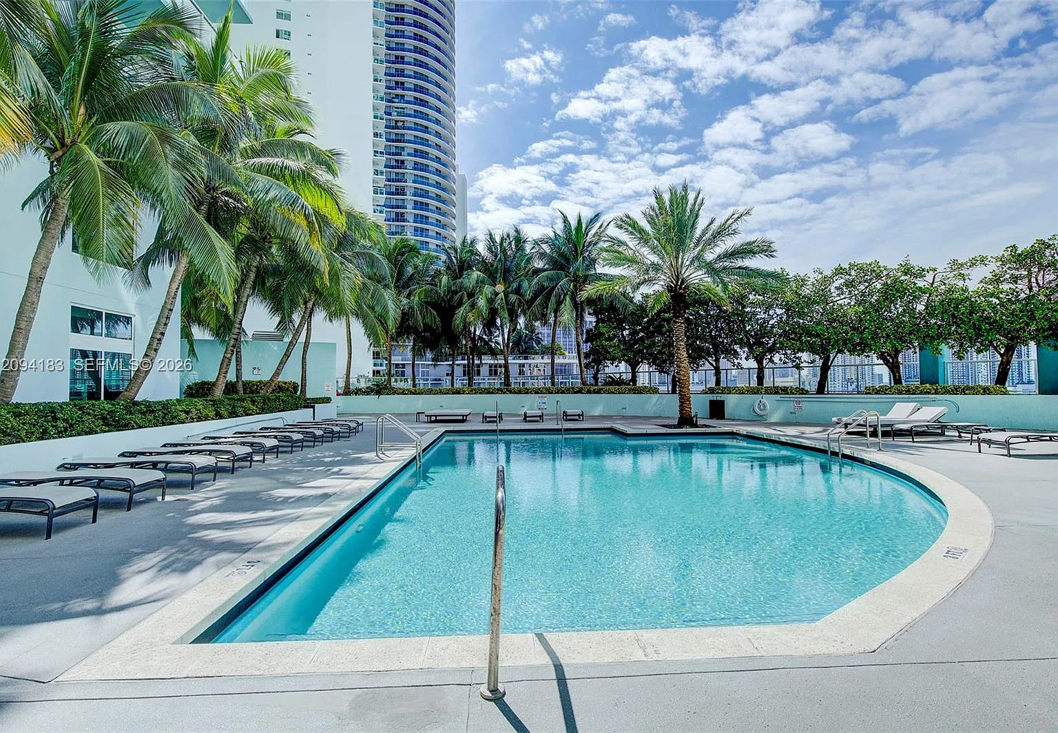 Quantum On The Bay Condo — Photo 4