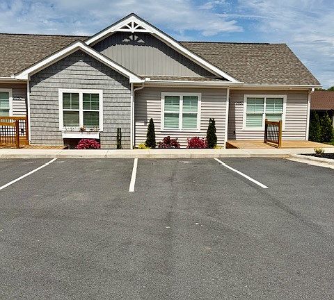 2nd image of 201 Rock Barn Rd NE