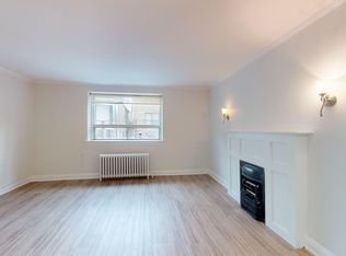 320 Lonsdale Rd #1, Toronto, ON M4V 1X4
