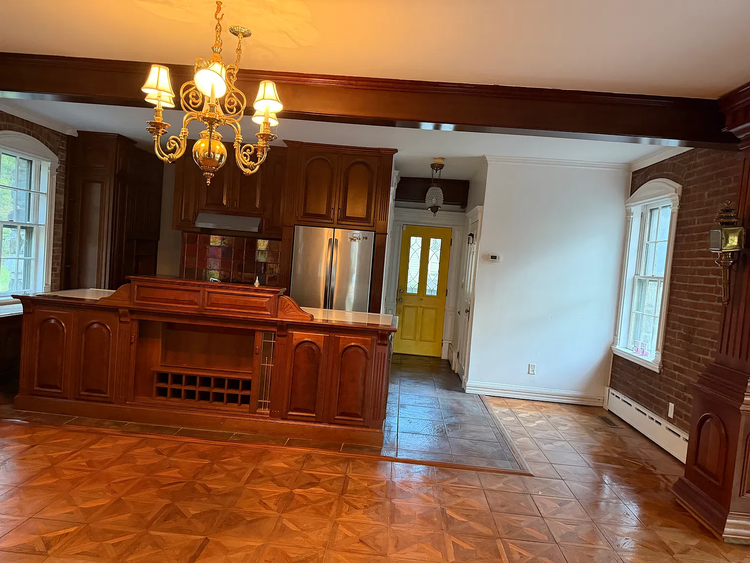 4 bed, 1.5 bath, 2580 sqft, $4,200 — Photo 3