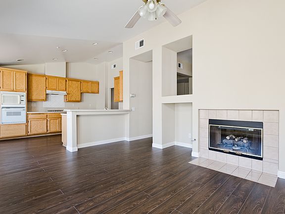 3rd image of 728 Olivia Dr