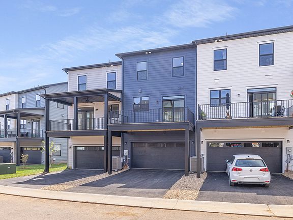 3rd image of 14A Larkin Ave